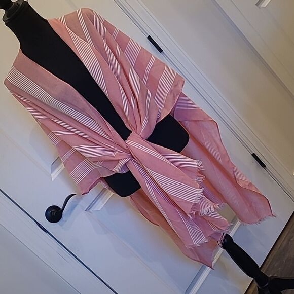 Pink and white cover all for Cocktail Night Out - Picture 10 of 10